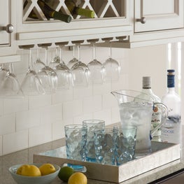 Cliffside Perch, Bar