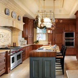 TRADITIONAL KITCHEN Traditional Kitchen