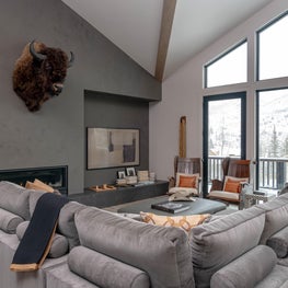 After an adventurous day skiing or hiking, the great room is the perfect place to take in the views or wind down with a show.