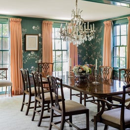Traditional Dining room adorned with Chinoiserie wallpaper