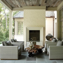 Transitional Outdoor Living 