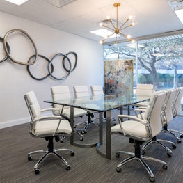 Nicole Arnold Interiors Office