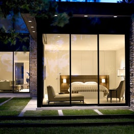 Modern Lakefront Residence