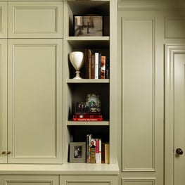 Chicago, Illinois Gold Coast Prewar Co-op Apartment