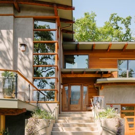 Ridgeview Retreat - Front Entry