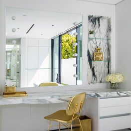 BEVERLY HILLS BACHELOR PAD