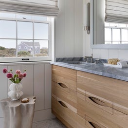 Nantucket Primary Bathroom