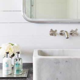 Farmhouse bathroom design