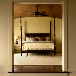 Master bedroom with Gentle Barrel Vault Ceiling made of Natural Boards