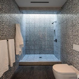 BEVERLY HILLS BACHELOR PAD