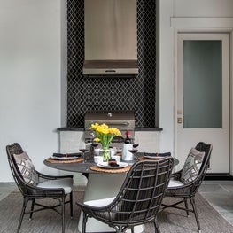 Portfolio: A modern outdoor patio with eating area in a Houston home