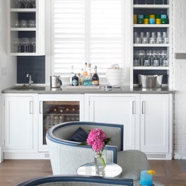 Wet bar in an Avalon, NJ bay house