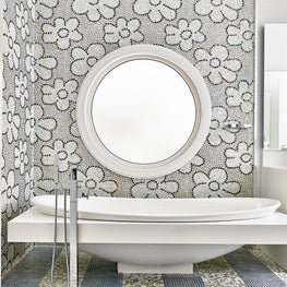 Art Collector's apartment Panama / Bathroom