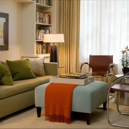 Classic-Style New York Apartment: reading room