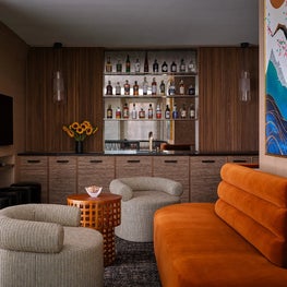 Lakewood, Whiskey Bar