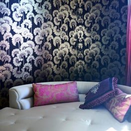 Portfolio: Short Hills Shingle Style Residence, Modern Lounge, Metallic Wallpaper, Pink