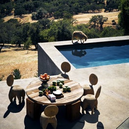Sonoma, CA Outdoor Dining and Pool