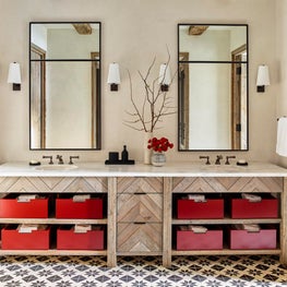 Ski Chalet - Bunk Room Bath