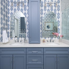 Charming and Cheerful Transitional Abode