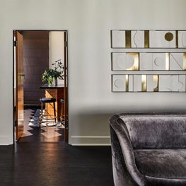 Old Hollywood Penthhouse - Living/kitchen view