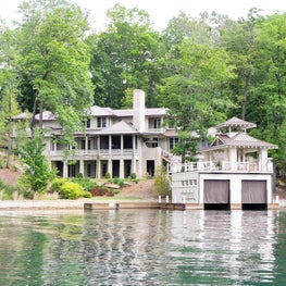 Lake Retreat  Architecture by Spitzmiller & Norris Landscape by  Graham Pittman 