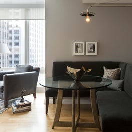 San Francisco High-rise Bachelor's Flat