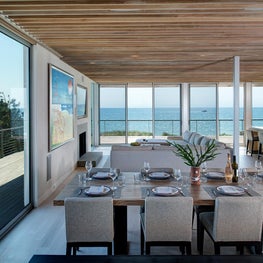 Seaside Residence Dining