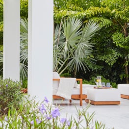 Patio by JMA Interior Design