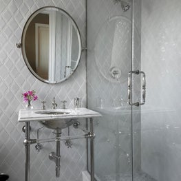 Gold Coast Co-Op Guest Bath