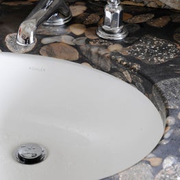 A Stone Motif Countertop