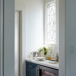 An Art Advisor's Abode