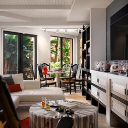 Casual play room / family room