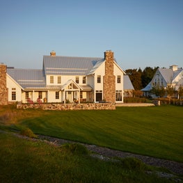 Three Barn Farm: A Chic 3 Barn Farmhouse Estate