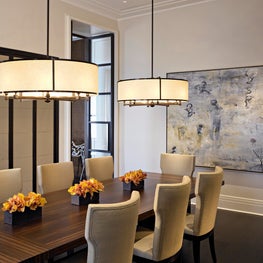 A graceful pied-a-terre at a historic address in Chicago