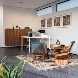 BEVERLY HILLS BACHELOR PAD