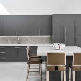 LAKEFRONT CONTEMPORARY VILLA, gray modern kitchen, gray kitchen cabinets, kitchen stools, eat in kitchen, kitchen island