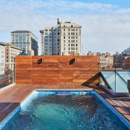 Union Square Penthouse, Private Rooftop Swimming Pool.
