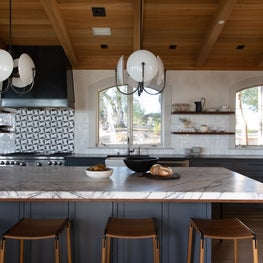 Vineyard Home - Kitchen