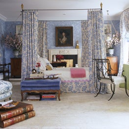 A bedroom inspired by Pauline de Rothschild 