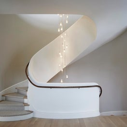 Modern Lakefront Home