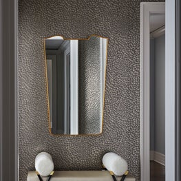 Modern Sophisticted Condo 