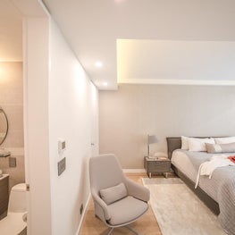 Lombardy Hotel Suites- GKC bed, bludot chair, Philipjeffries wallpaper