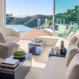 Modern Italian Lounge