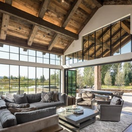 Rendezvous - Family Room