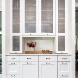 Hidden fridges in this kitchen bar. 