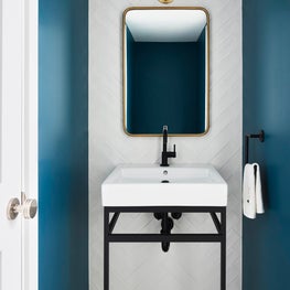 Martha's Vineyard Guest Bath