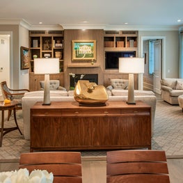 Contemporary Condominium for Collectors