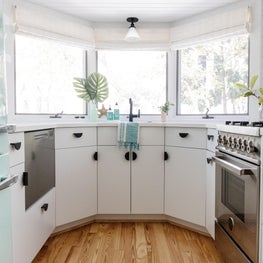 Seaside Cottage - Beach House - Kitchen - Smeg Refrigerator - Seafoam 