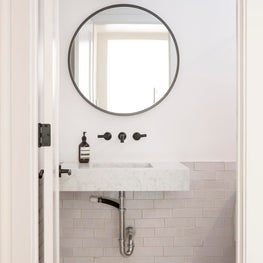 Warm Edge - A Quaint Bath