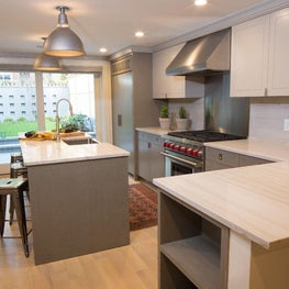 Garden Street/Modern Kitchen/Kitchen Island/Gourmet Kitchen